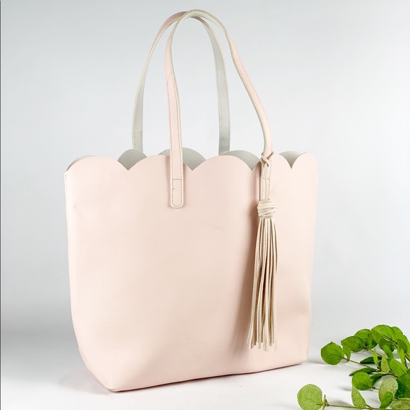 Handbags - 🔴 3/$25 Blush Pink Scalloped Fringe Tassel Tote